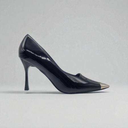 LEATHER BLACK HEEL WITH A GOLD FRONT
