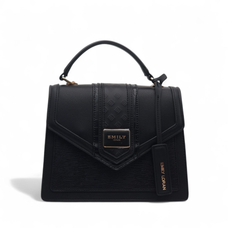 CROSSBODY BAG WITH FLAP CLOSURE AND DETACHABLE STRAP