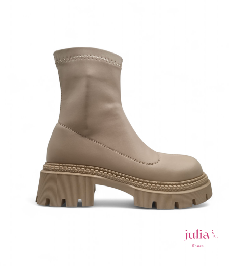 THE CHUNKY LUG-SOLE ANKLE BOOT
