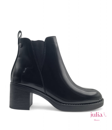 HIGH-HEELD CHELSEA ANKLE BOOTS